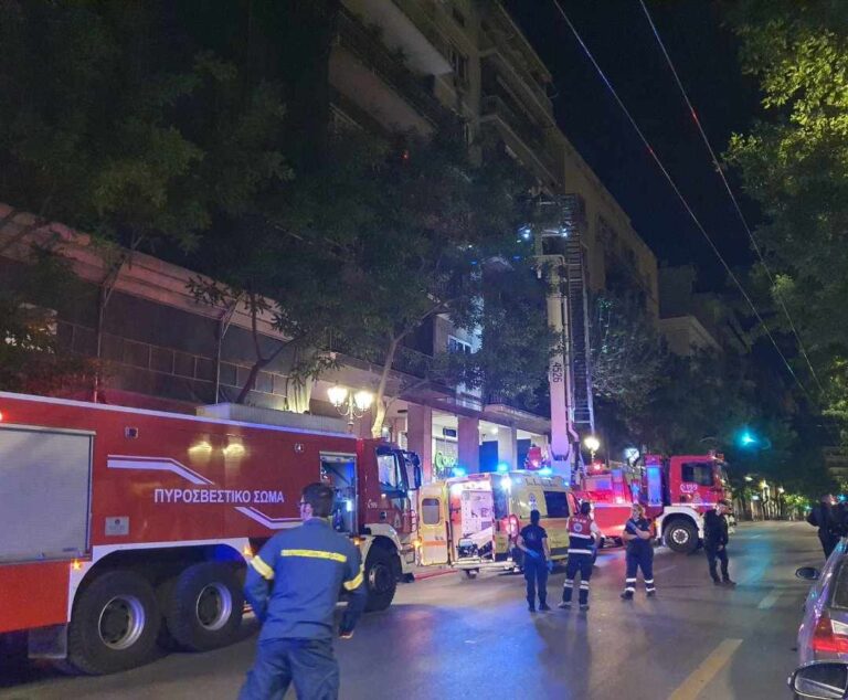 Φωτιά σε διαμέρισμα στο κέντρο της Αθήνας: Νεκρά εντοπίστηκαν δύο αδέλφια