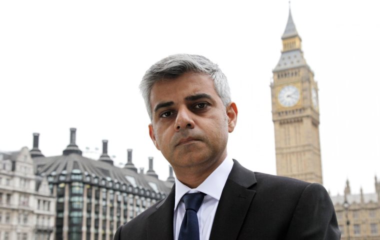 Ο Σαντίκ Καν επανεξελέγη για τρίτη φορά δήμαρχος Λονδίνου