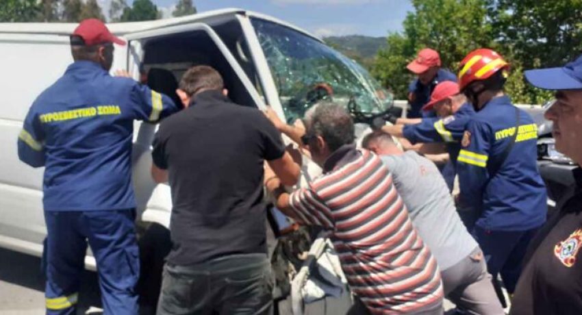Σοβαρό τροχαίο στη Γέφυρα Αχελώου – Υπήρξαν εγκλωβισμένοι σε αυτοκίνητα