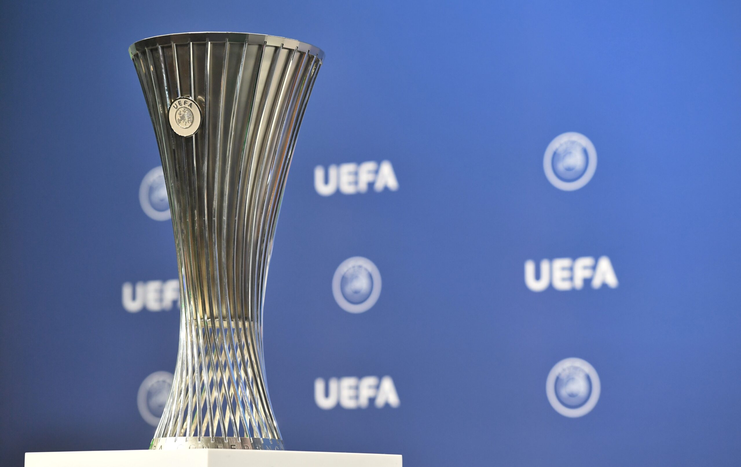 Conference League: Σύσκεψη για τα μέτρα ασφαλείας του τελικού – Συνάντηση Χρυσοχοΐδη με αξιωματούχους της UEFA