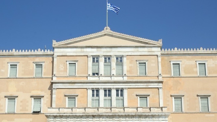 Υπερψηφίστηκαν στη Βουλή οι διατάξεις για την αντιμετώπιση των παρεμβολών σε ελληνικούς ραδιοφωνικούς σταθμούς της παραμεθορίου