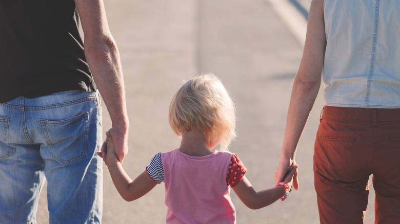 Η Ολλανδία θα απαγορεύσει στους πολίτες της να υιοθετούν παιδιά από ξένες χώρες