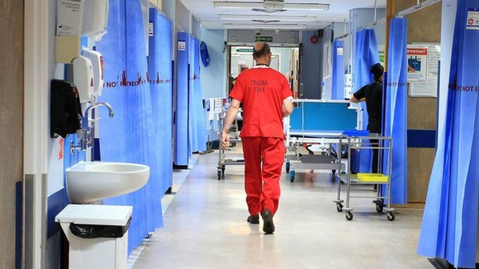 Μεγάλα νοσοκομεία του Λονδίνου ακύρωσαν ορισμένες λειτουργίες τους μετά από κυβερνοεπίθεση